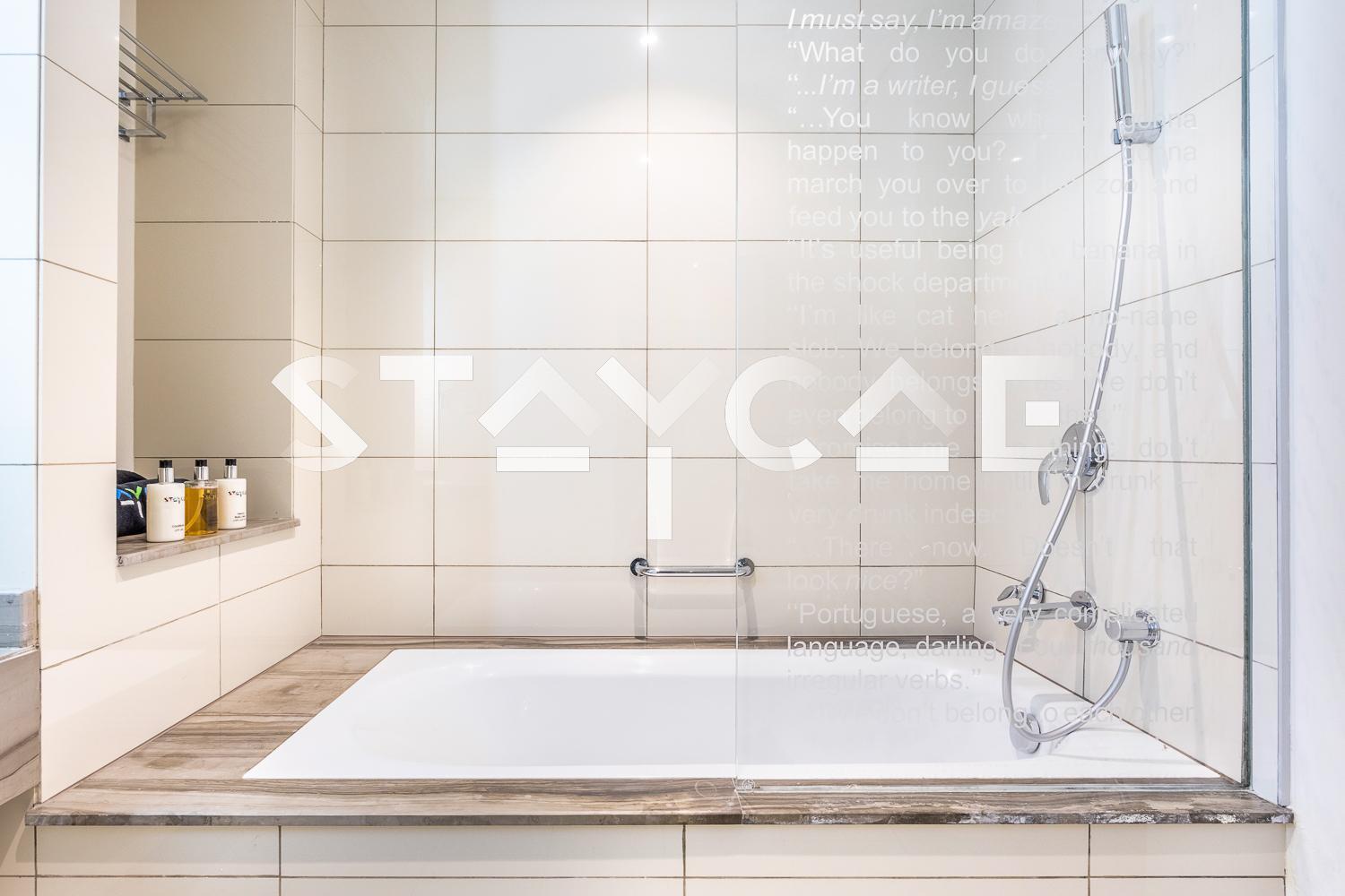 Apartment Staycae Homes - Damac Towers By Paramount *